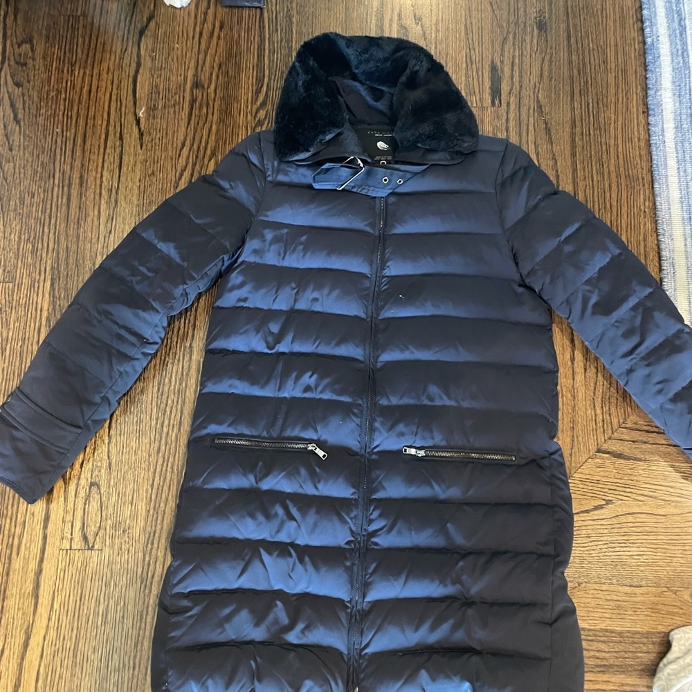 Zara navy women’s down coat with faux fur collar